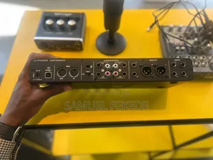 Beringer 4 Chanal 
Usa
Soundcard