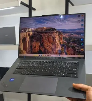 New Laptop Lenovo ThinkPad X1 Carbon 32GB Intel Core Ultra 7 SSD 1T