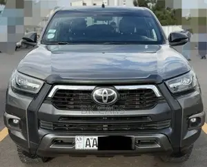 Toyota Hilux 2021 Burgundy
