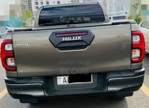 Toyota Hilux 2021 Burgundy