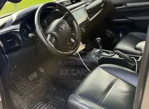 Toyota Hilux 2021 Burgundy