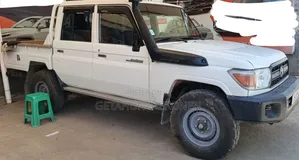 Toyota Land Cruiser 2014 White
