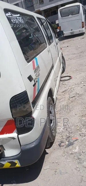 Toyota Grand HiAce 1999 White