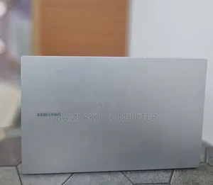 New Laptop Samsung Galaxy Book4 8GB Intel Core 5 SSD 512GB