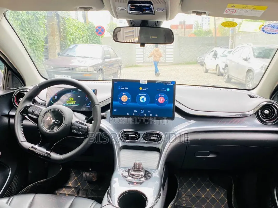 BYD E2 43 kWh 94 hp FWD 2025