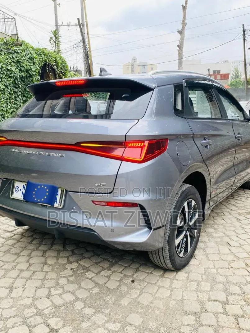 BYD E2 43 kWh 94 hp FWD 2025