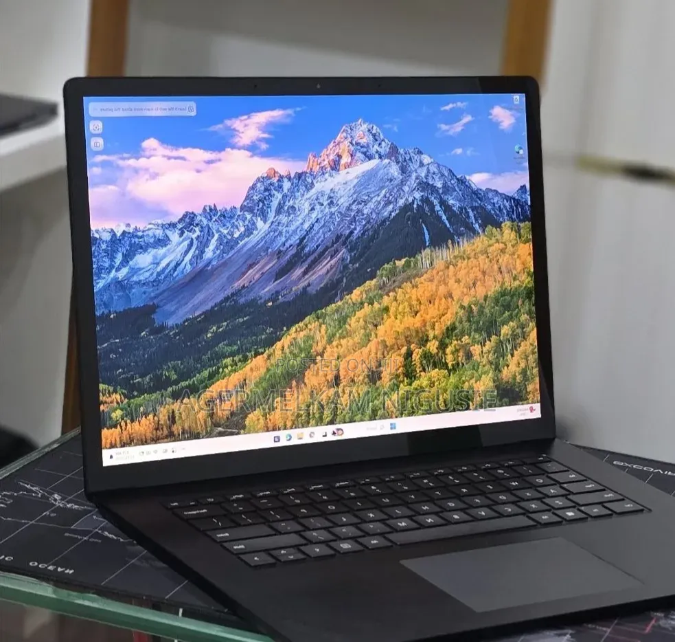 New Laptop Microsoft Surface 32GB Intel Core i7 SSD 1T