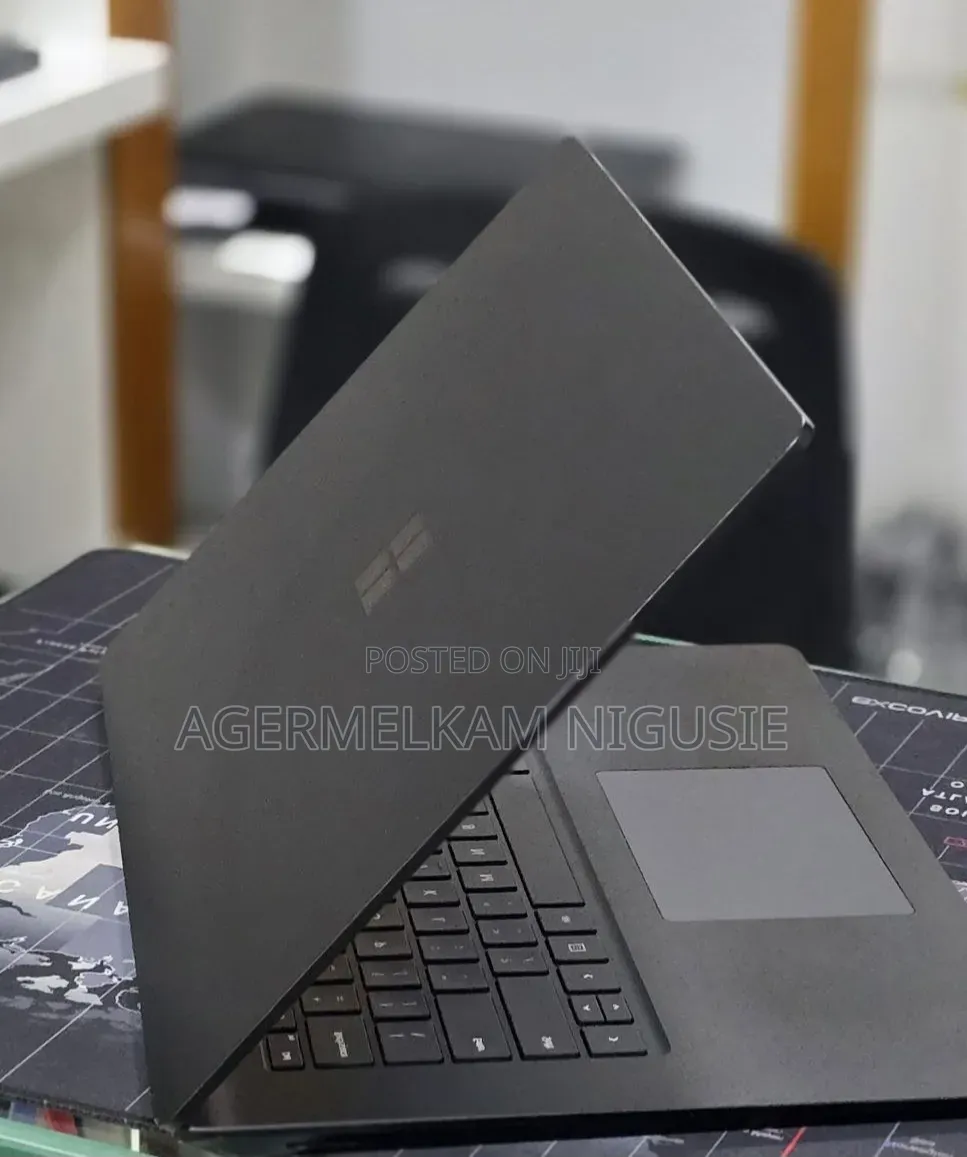New Laptop Microsoft Surface 32GB Intel Core i7 SSD 1T