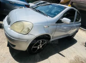 Toyota Vitz 2003 Silver