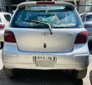 Toyota Vitz 2003 Silver