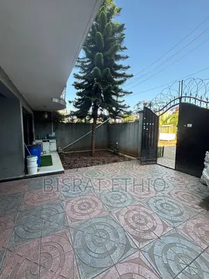 8bdrm Villa in Lebu ሙዚቃ ቤት, Nifas Silk-Lafto for sale