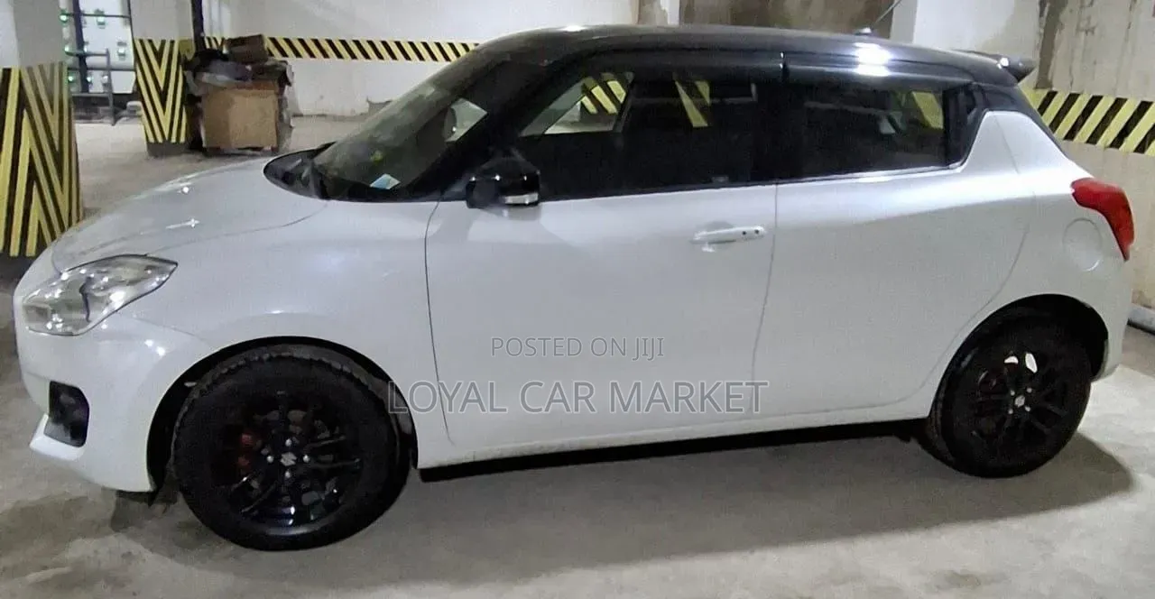 Suzuki Swift 2022 White