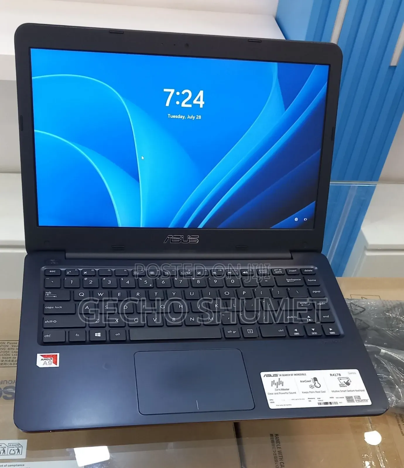 New Laptop Asus 8GB AMD Ryzen 9 SSD 256GB