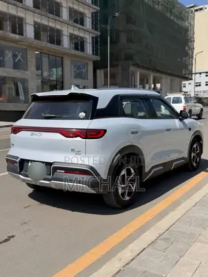 BYD Yuan Up 2025 Silver