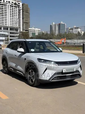 BYD Yuan Up 2025 Silver