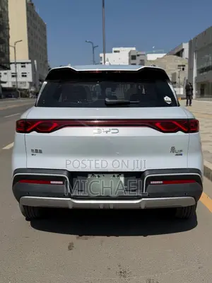 BYD Yuan Up 2025 Silver