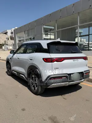 BYD Yuan Up 2025 Silver