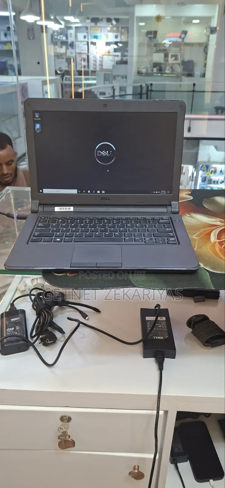 New Laptop Dell Latitude 13 3379 4GB Intel Pentium HDD 320GB