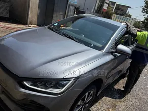 BYD E2 43 kWh 94 hp FWD 2024 Gray