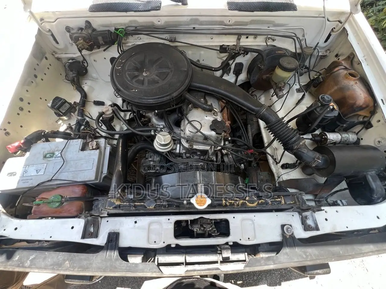 Nissan DoubleCab 1988 White