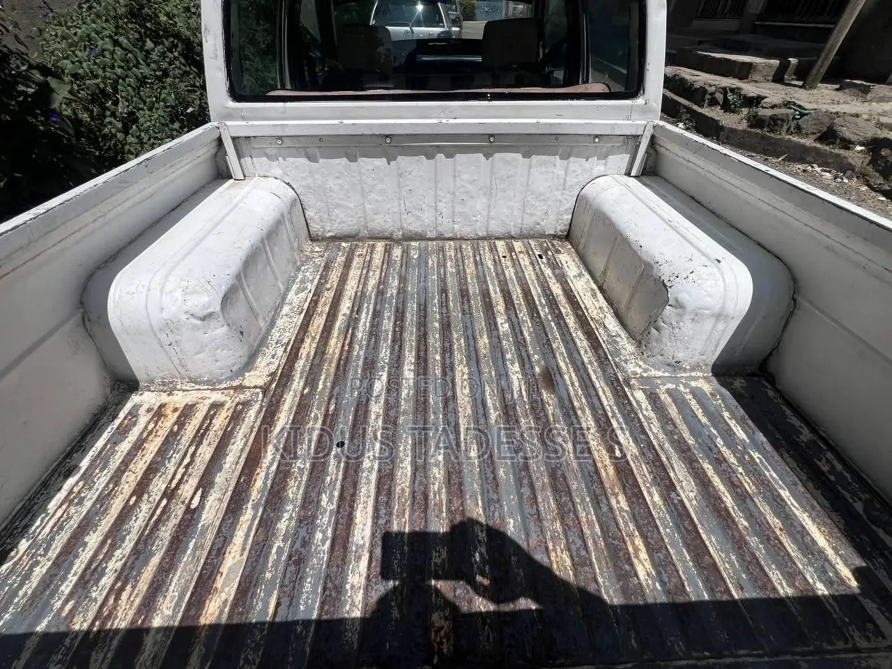 Nissan DoubleCab 1988 White