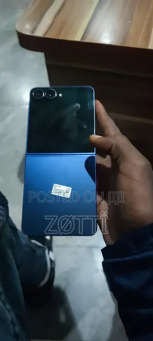 New Samsung Galaxy Z Flip7 512 GB Blue