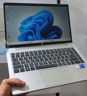 New Laptop HP EliteBook 640 G10 16GB Intel Core i7 SSD 1T