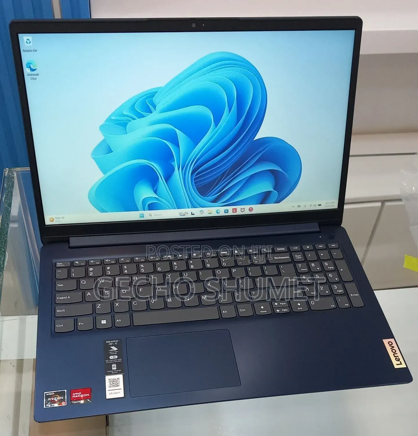 New Laptop Lenovo IdeaPad 1 8GB AMD Ryzen 5 SSD 256GB