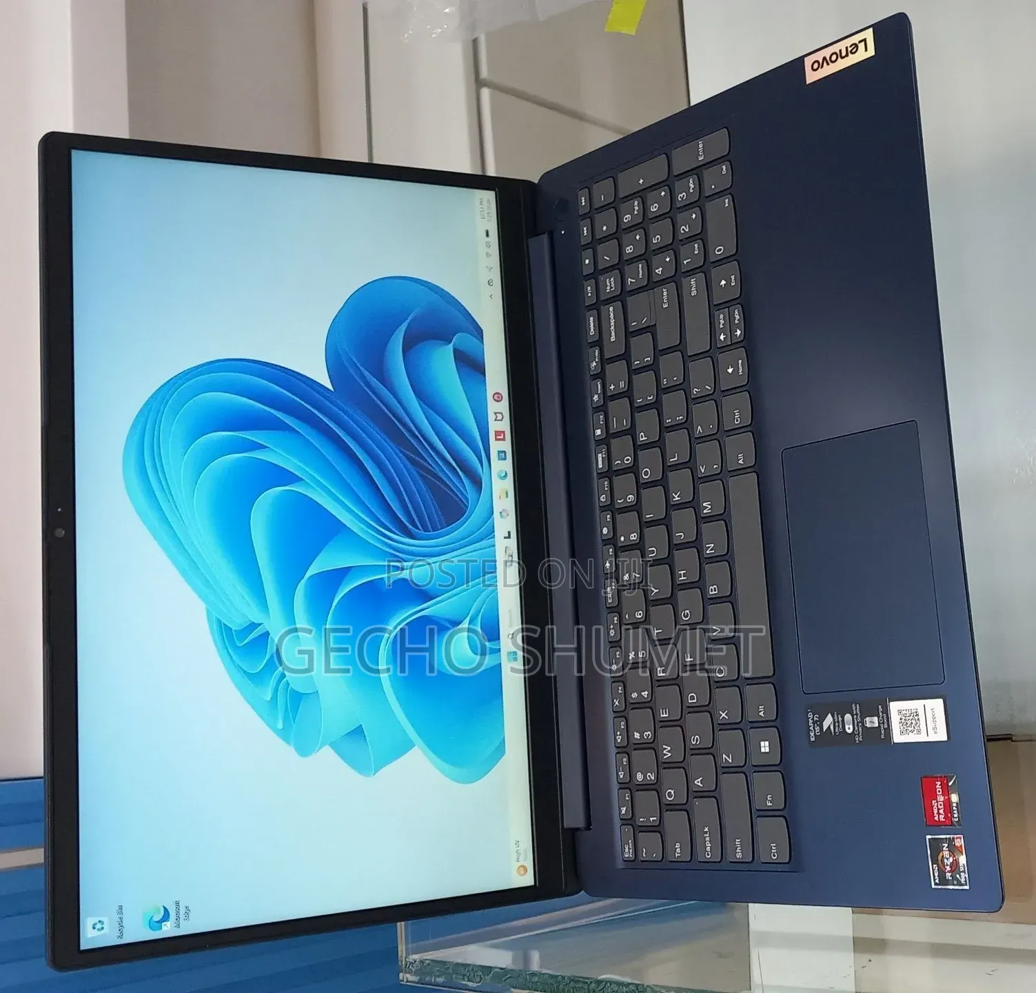 New Laptop Lenovo IdeaPad 1 8GB AMD Ryzen 5 SSD 256GB