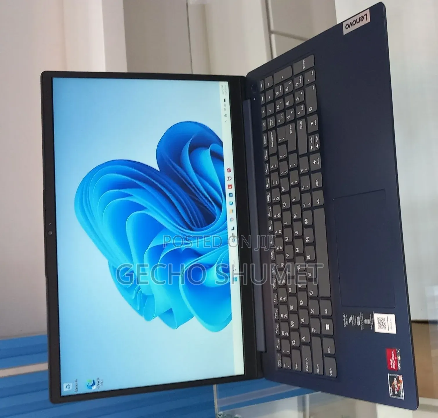 New Laptop Lenovo IdeaPad 1 8GB AMD Ryzen 5 SSD 256GB