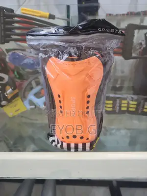 Football Shin Guards - መጋጫ