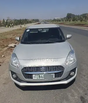 Suzuki Swift 2022 Silver