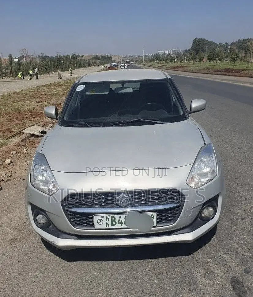 Suzuki Swift 2022 Silver