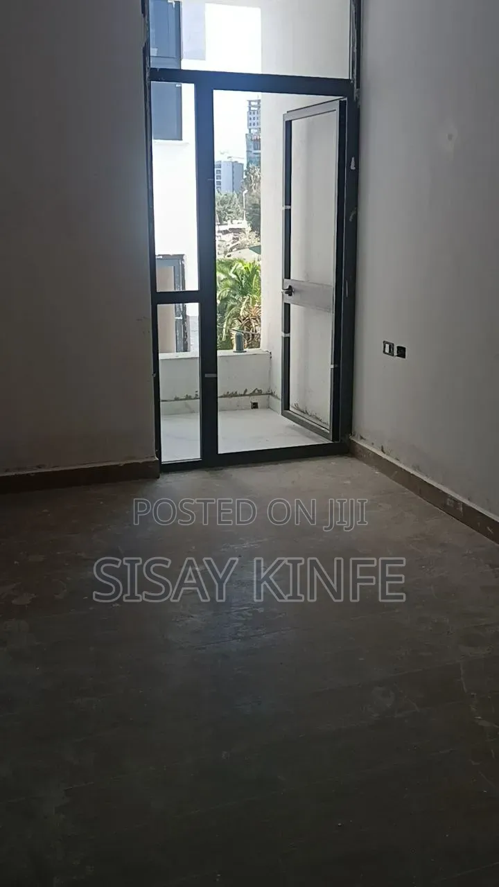 2bdrm Apartment in ኢሶል, Bole for sale