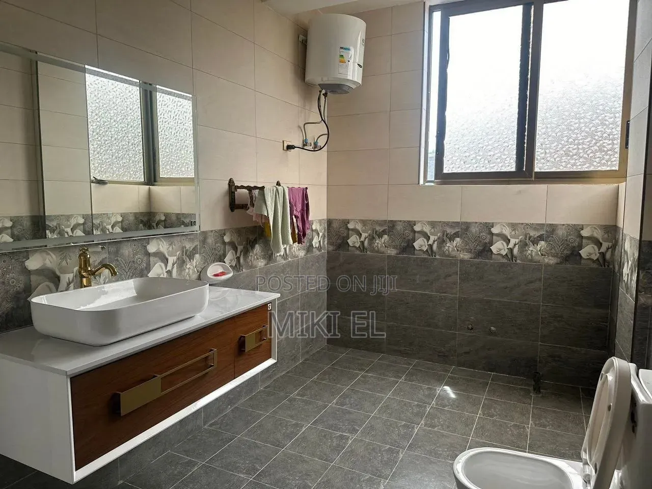 Furnished 6bdrm Duplex in Wesen, Bole for sale