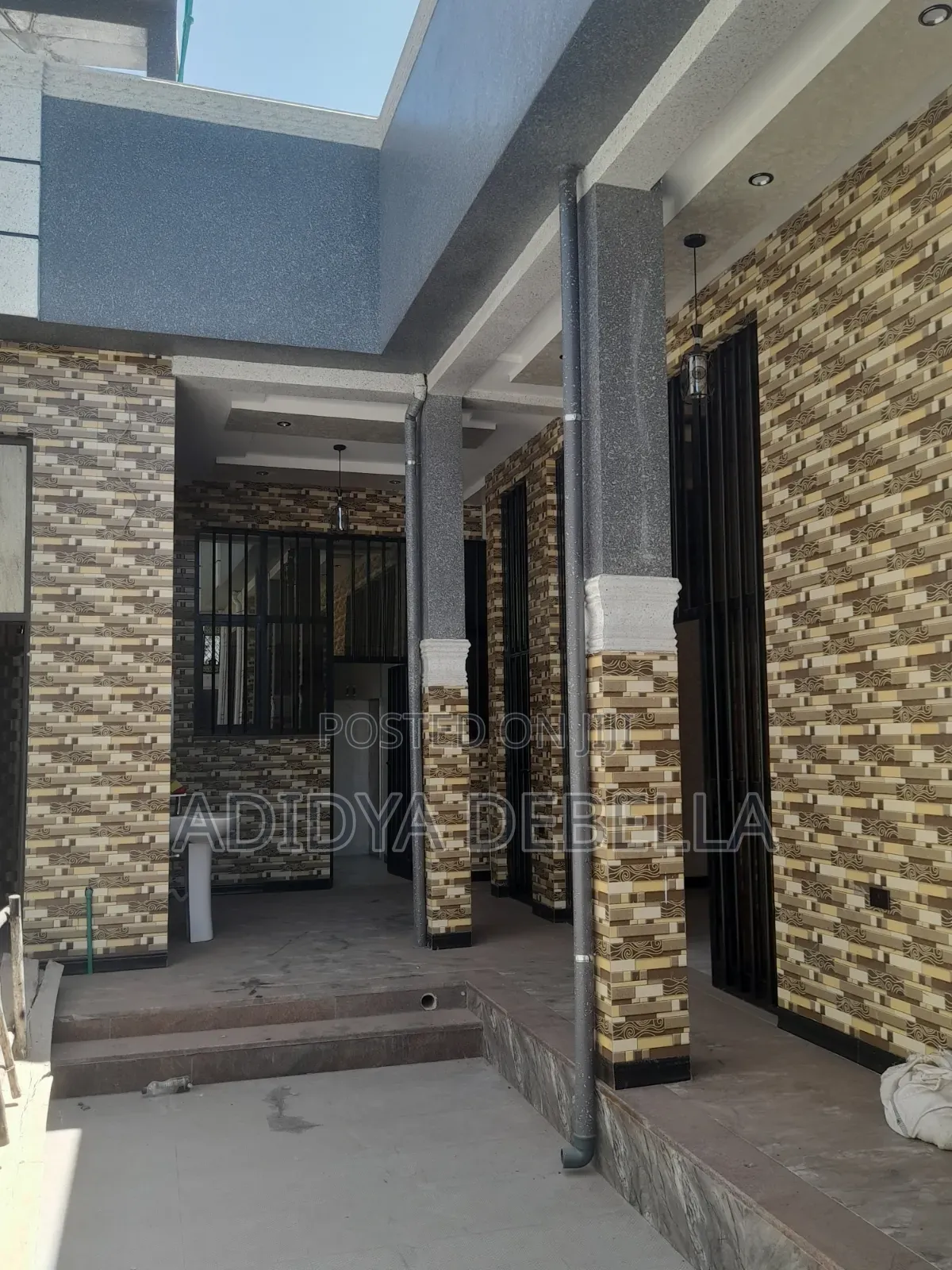 5bdrm House in Gelan, Akaky Kaliti for sale