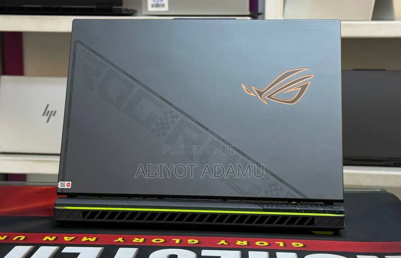 New Laptop Asus ROG Strix G16 16GB Intel Core i9 SSD 1T