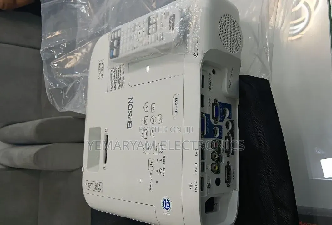 Epson Cb-2042 Full HD
3lcd