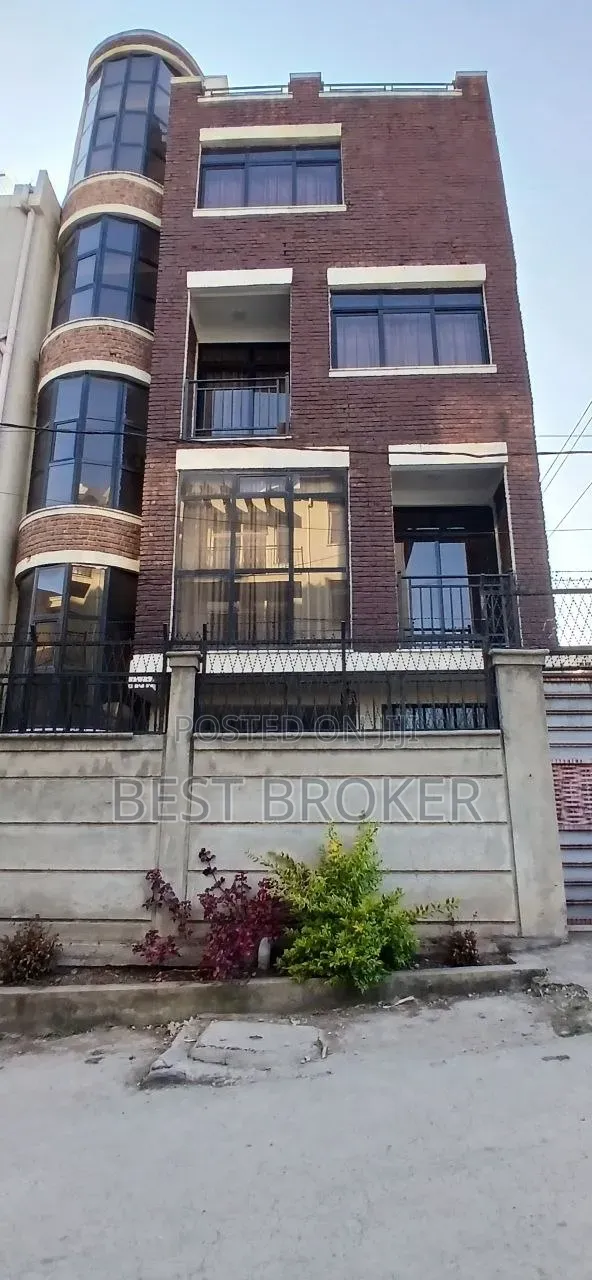 Furnished 5bdrm House in ማህበር ቤቶች, Nifas Silk-Lafto for sale