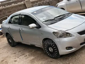 Toyota Belta 2007 Gray