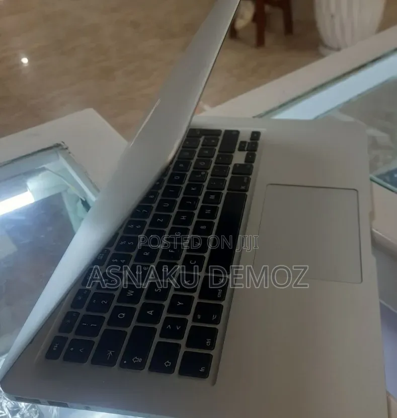 New Laptop Apple MacBook Air 2017 8GB Intel Core i5 SSD 128GB