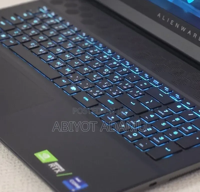 New Laptop Alienware M18 R2 16GB Intel Core i9 SSD 2T