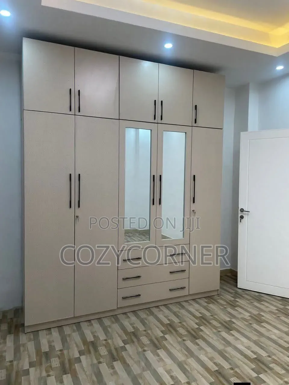 Flashy Wardrobe Priced Per Square Meters. ቁምሳጥን በካሬ