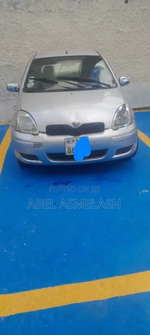 Toyota Vitz 2002 Silver