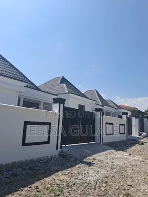 5bdrm Farm House in Yeka for sale