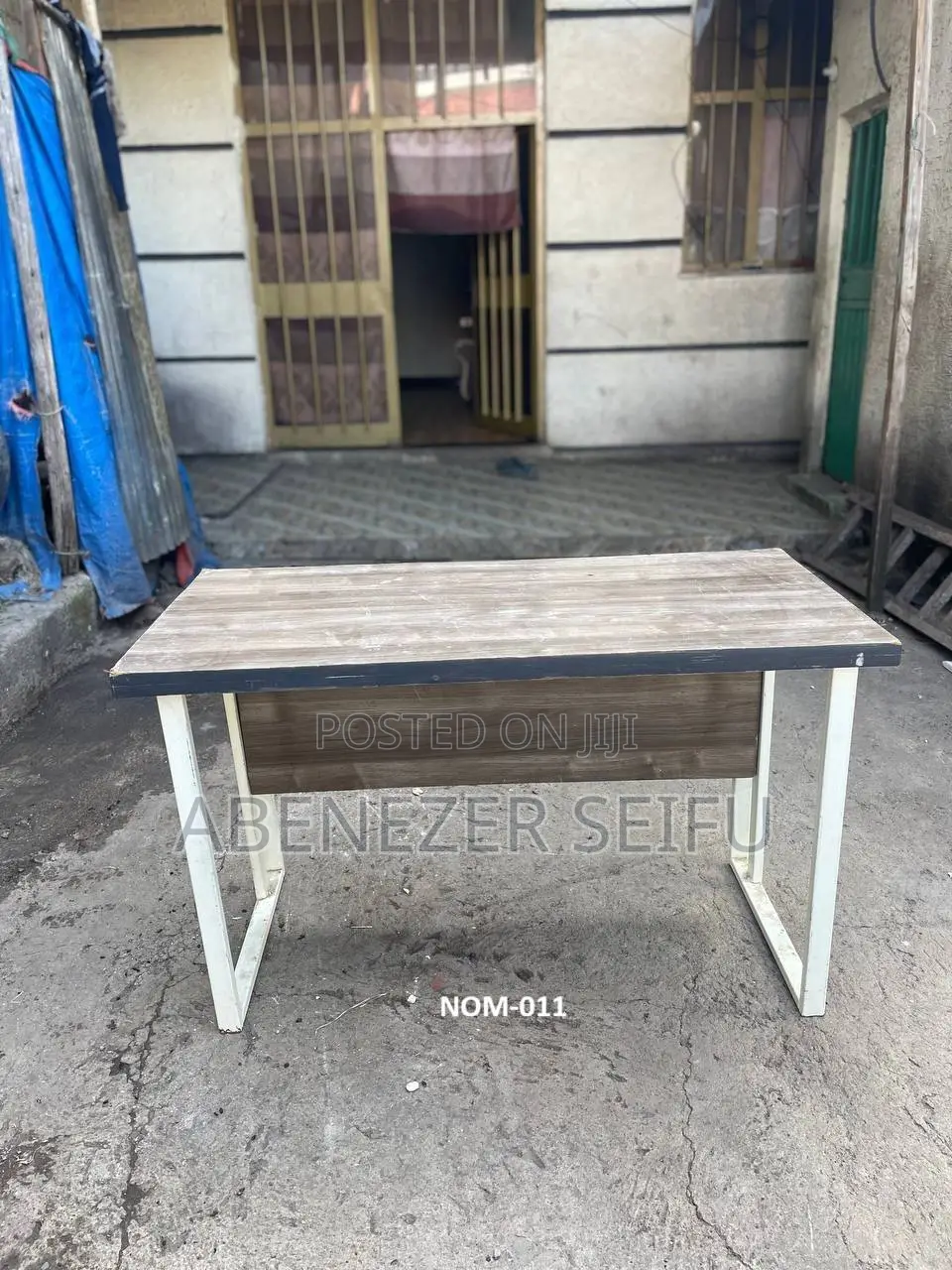 Office Desk With Metal Legs – Slightly Used