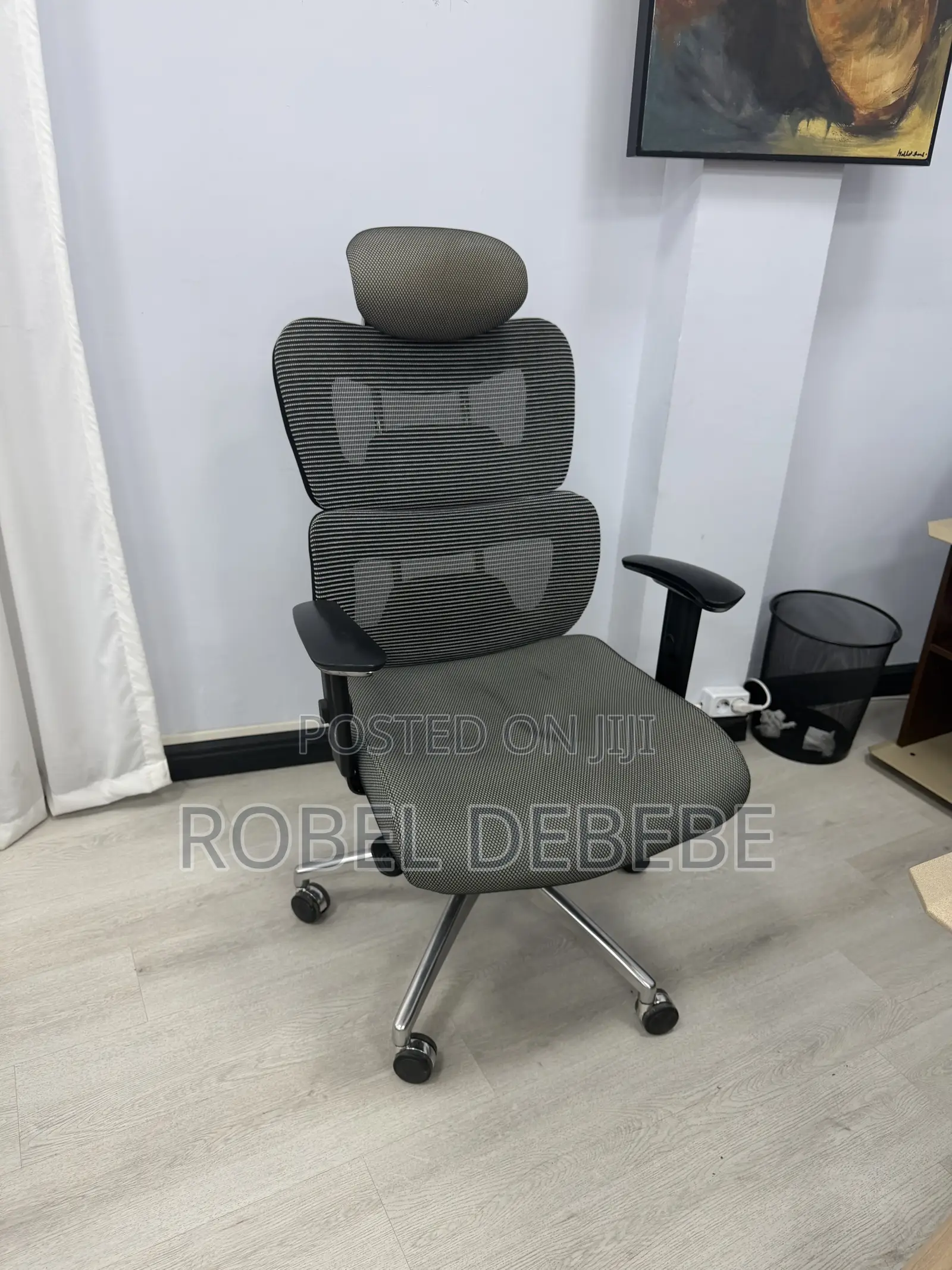 Swevil Chair