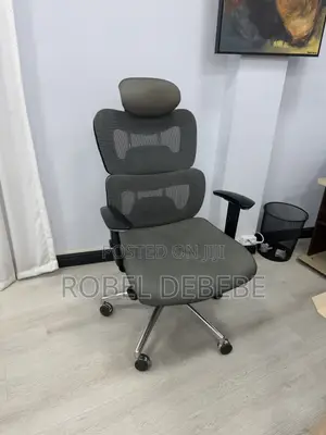 Swevil Chair