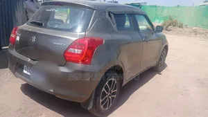 Suzuki Swift 2023 Gray