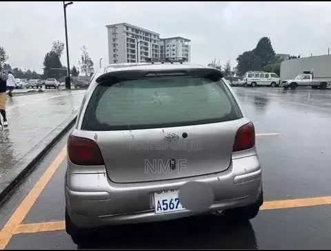 Toyota Vitz 2003 Silver